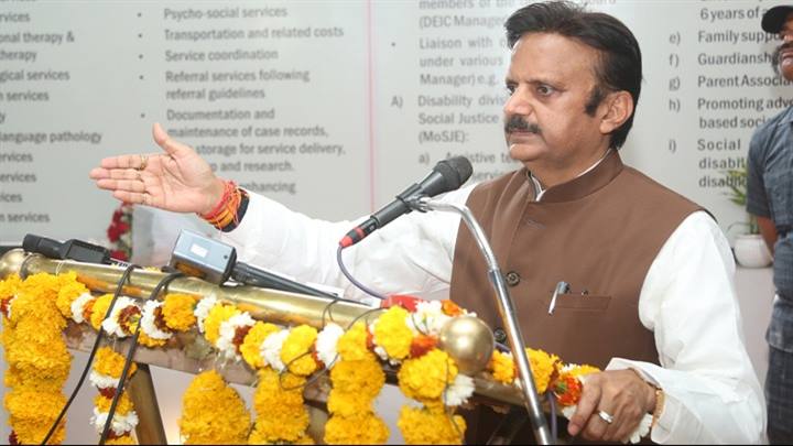 उप मुख्यमंत्री श्री शुक्ल ने जापनीज़ इन्सेफेलाइटिस टीकाकरण अभियान का शुभारंभ किया